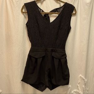 ✨2/$15 mix & match✨ black Romper